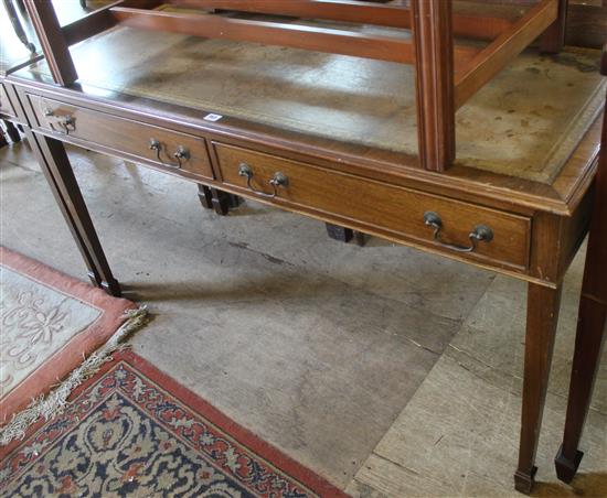 Georgian style mahogany writing table(-)